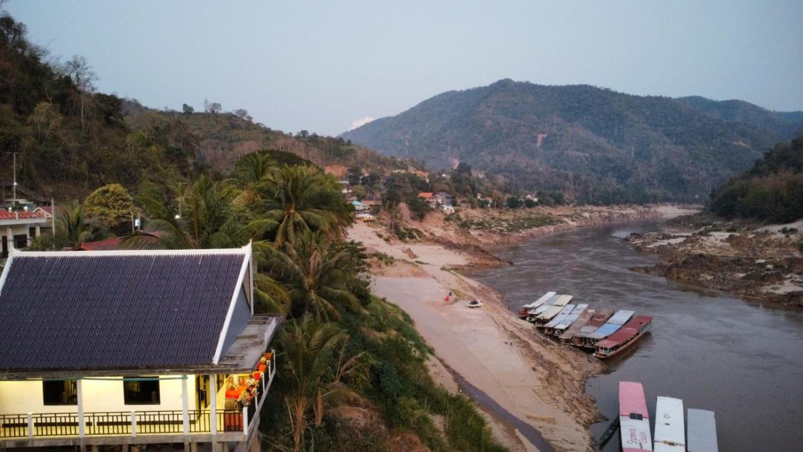 Inn Riverside Hostel Pb Muang Pakbèng المظهر الخارجي الصورة