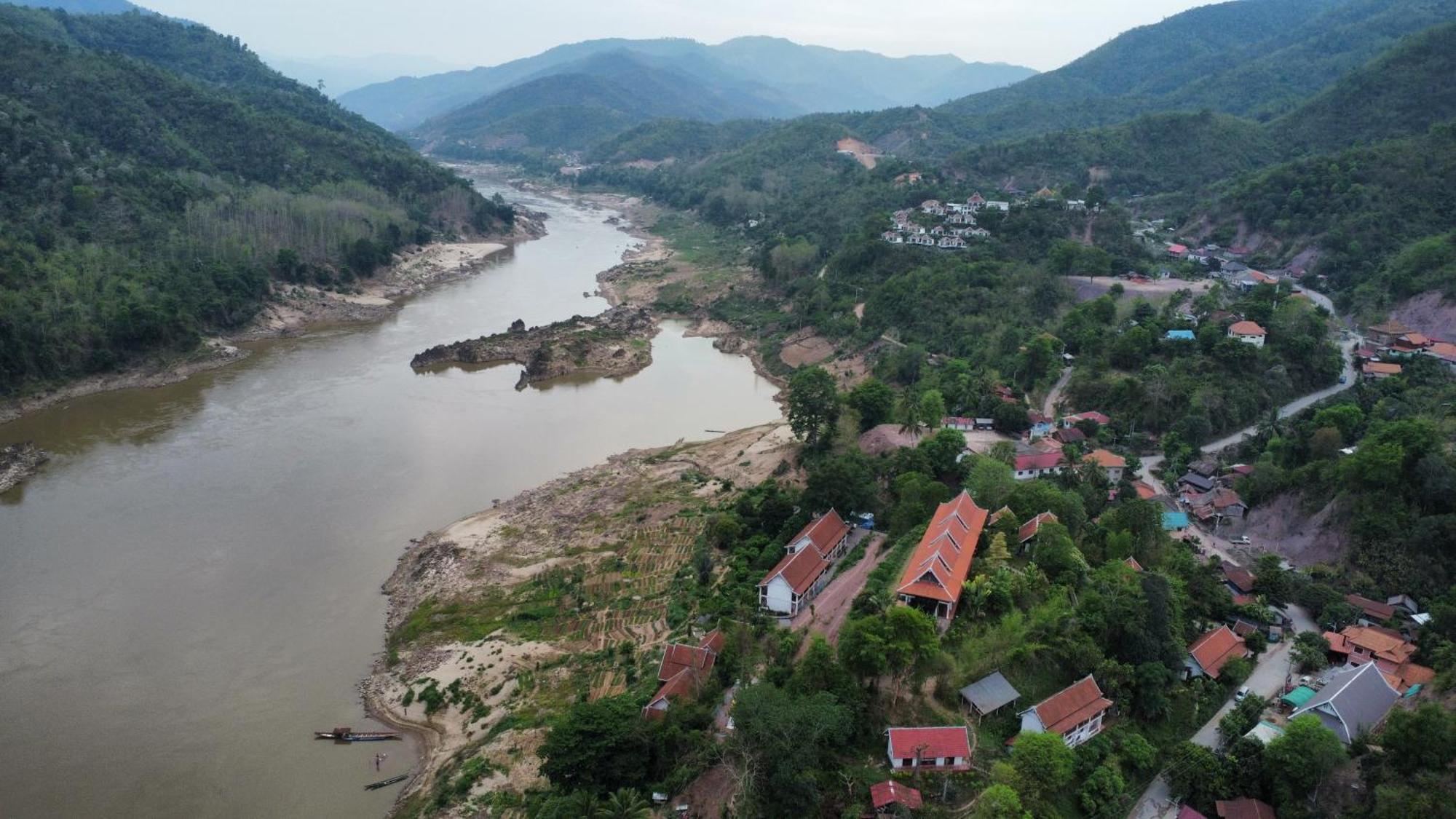 Inn Riverside Hostel Pb Muang Pakbèng المظهر الخارجي الصورة